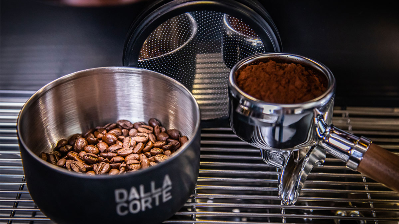 Il Caffè Specialty: Un Viaggio nel Mondo dell'Eccellenza della Caffettiera