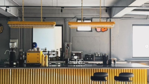 Seen Ru Hing, Vintage Charm Meets Café Culture